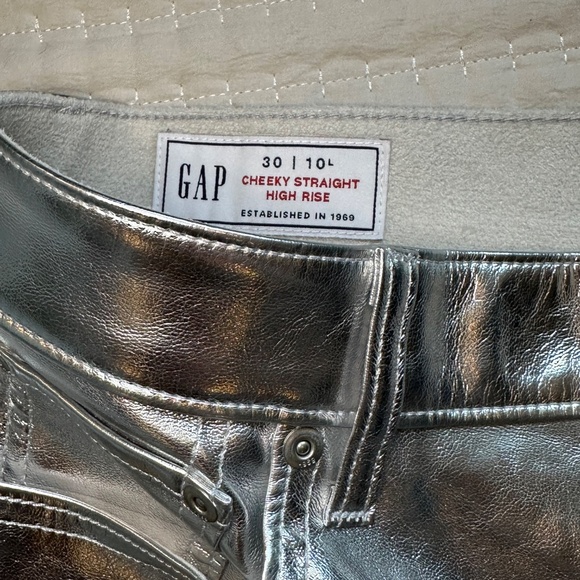 Gap High Rise Vegan Leather Cheeky Straight Pants - Silver - 30 (10) L - NWT - Picture 6 of 7